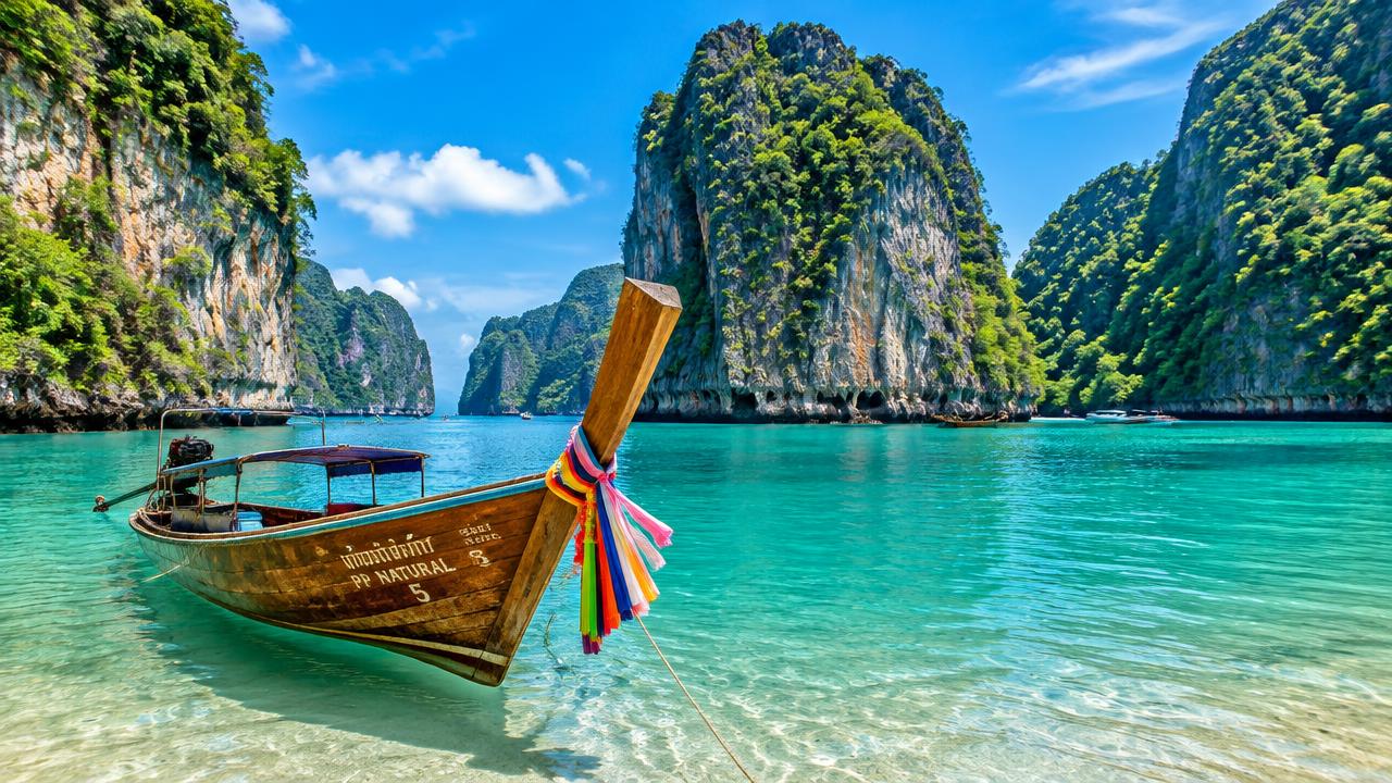 Koh Phi Phi Day Trip vs Overnight Stay